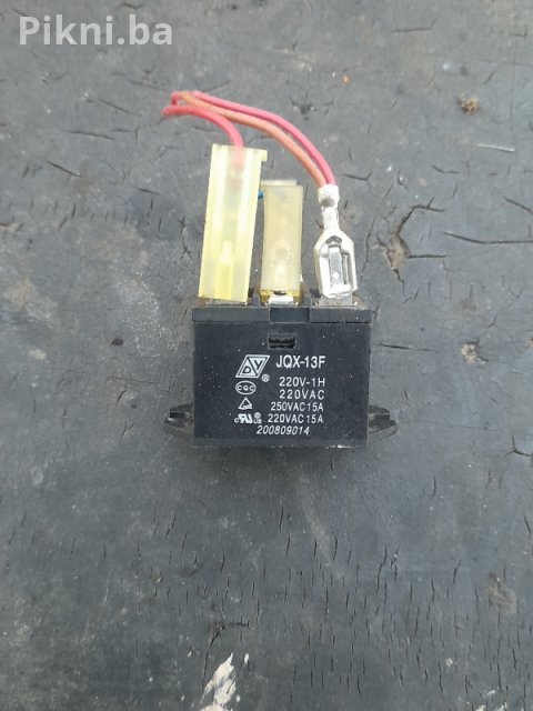 Elektromagnetni Relej JQX-13F (220V/15A) - Ispravan