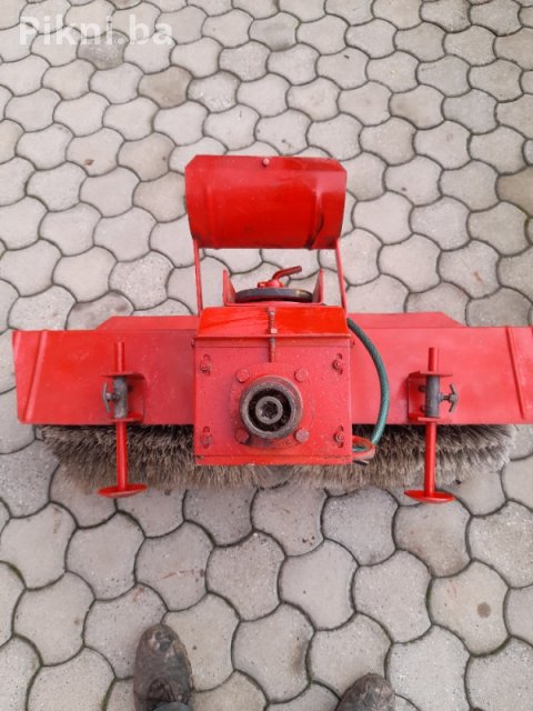 Rotirajuca cetka metla freza motokultivator traktor imt