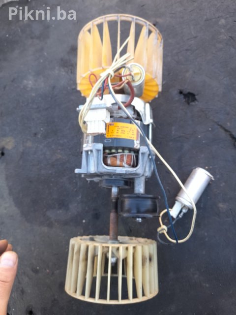 MOTOR SA VENTILATORIMA za Sušilicu Electrolux EDC77550W (ACC 2058 6