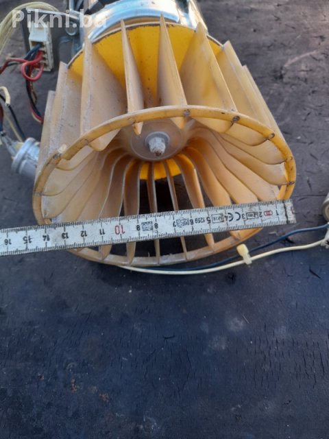 MOTOR SA VENTILATORIMA za Sušilicu Electrolux EDC77550W (ACC 2058 5