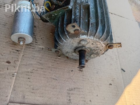 Elektro motor elektrokovina 220v 1320 obrtaja elektromotori 4
