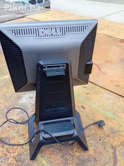 BRZA PRODAJA! Dell Monitor (17/19 inča, DVI/VGA/USB) - Povoljno! 6
