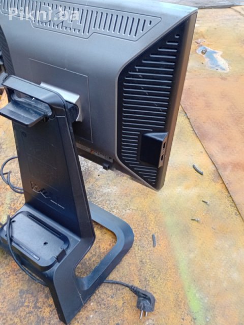 BRZA PRODAJA! Dell Monitor (17/19 inča, DVI/VGA/USB) - Povoljno! 5