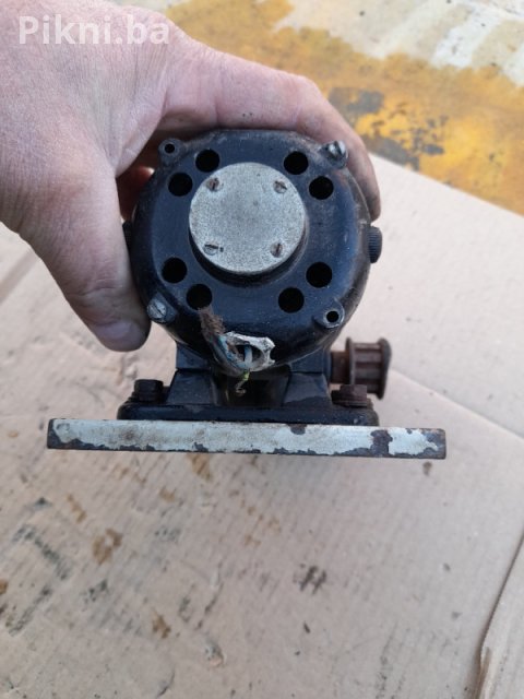 Elektro motor sa reduktorom 110v 1750/29 obrtaja elektromotori 4