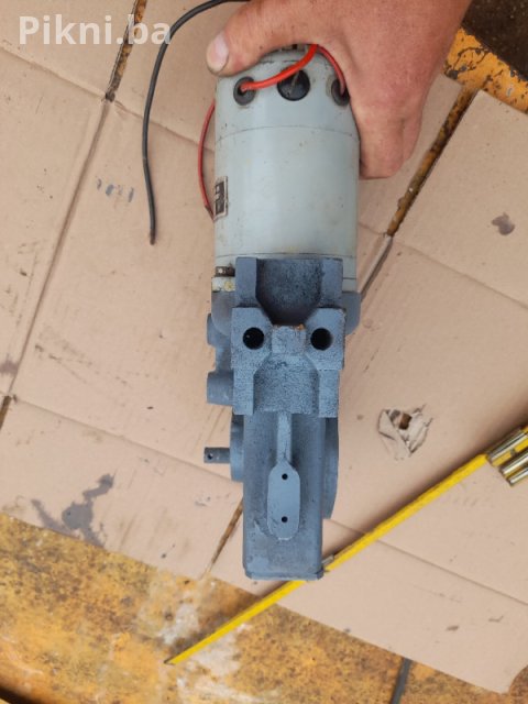 ISKRA UF-60 220v Elektro motor sa reduktorom puž elektromotori 3