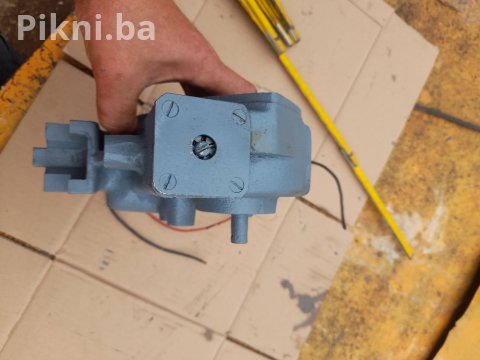 ISKRA UF-60 220v Elektro motor sa reduktorom puž elektromotori