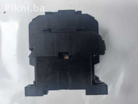 Kontaktor DANFOSS CI9 16 A 220v sklopka elektromagnetni 5