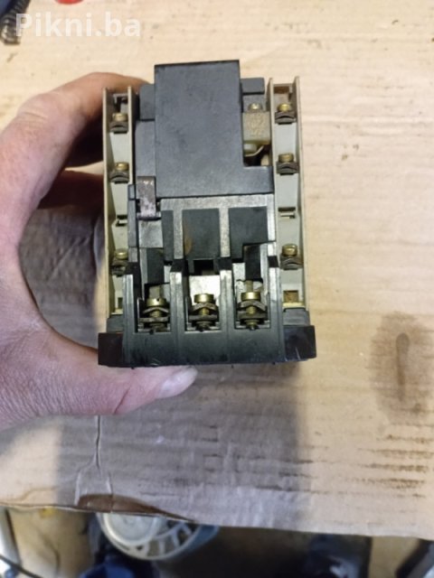 Kontaktor iskra k25 25A 220v sklopke prekidaci elektro meterijal 3