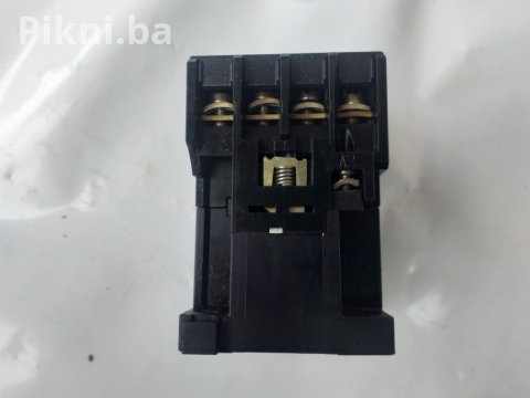 Kontaktor LOVATO BF 20.4 220v sklopka prekidac