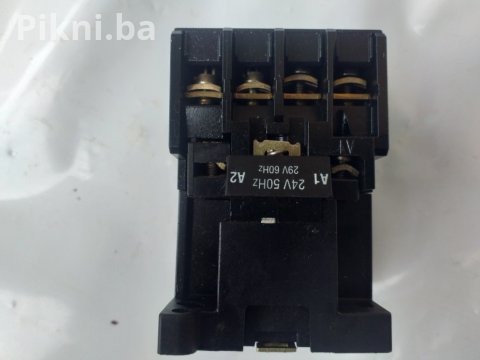 Kontaktor LOVATO BF 20.4 220v sklopka prekidac