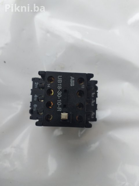 Vrhunski Industrijski Kontaktor (Sklopnik) ABB 220V 50/60Hz 6