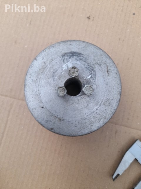 Aluminijumska remenica 10x2,5cm - Super stanje! Elektro motor ele 8