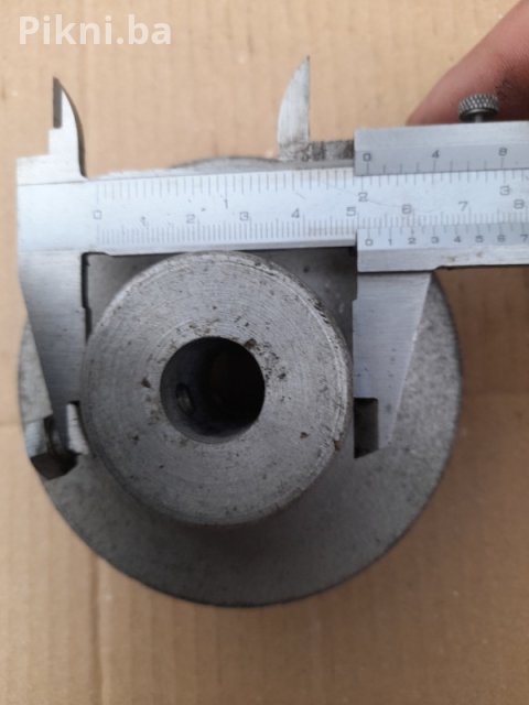 Aluminijumska remenica 10x2,5cm - Super stanje! Elektro motor ele 4