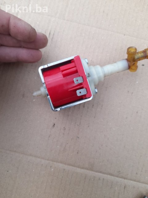 Prodajem ULKA solenoid pumpu 48W - odlična za vodu i naftu