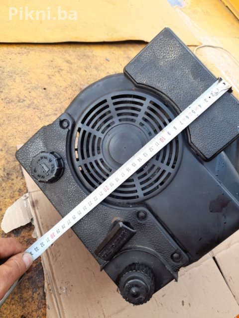 Motor za Kosilicu (Briggs & Stratton Tip) - Ispravan, Sitna Mana 12