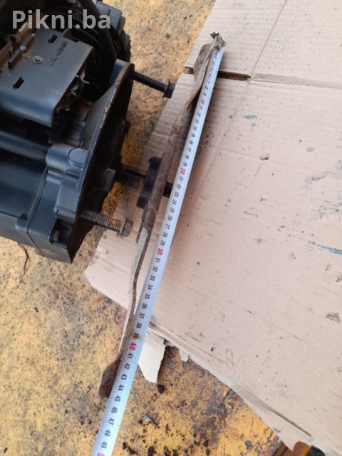 Motor za Kosilicu (Briggs & Stratton Tip) - Ispravan, Sitna Mana 9
