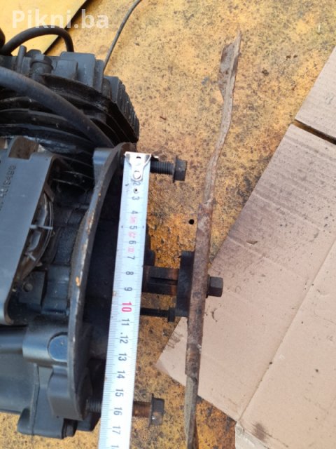 Motor za Kosilicu (Briggs & Stratton Tip) - Ispravan, Sitna Mana 6