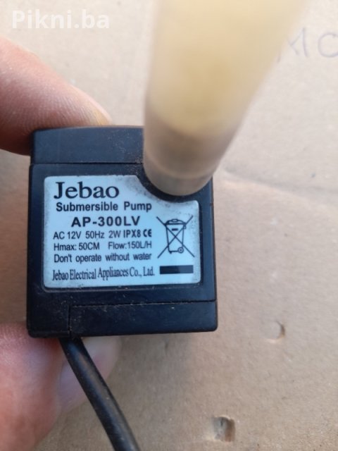 KOMPLET ZA FONTANU / AKVARIJ: JEBAO POTOPNA PUMPA AP-300LV + LED 10