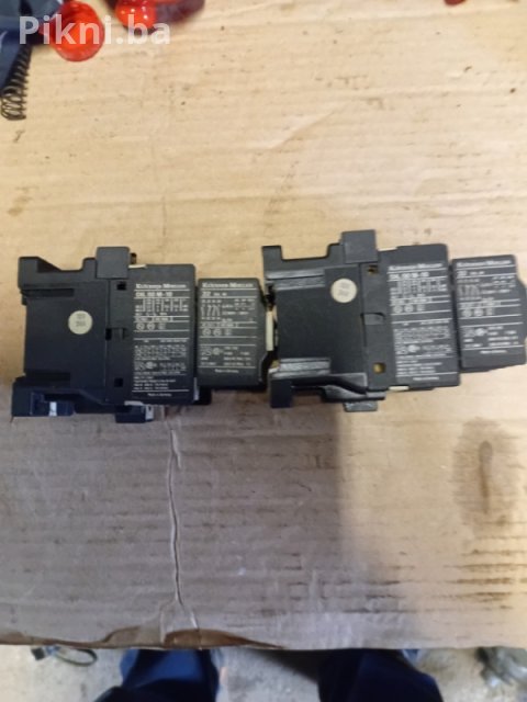 Kontaktor Moeller 20A 110v sklopka prekidac elektro material 7