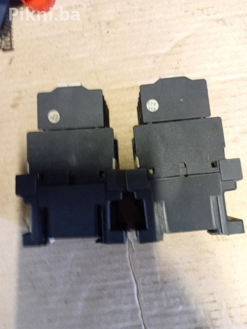 Kontaktor Moeller 20A 110v sklopka prekidac elektro material 4