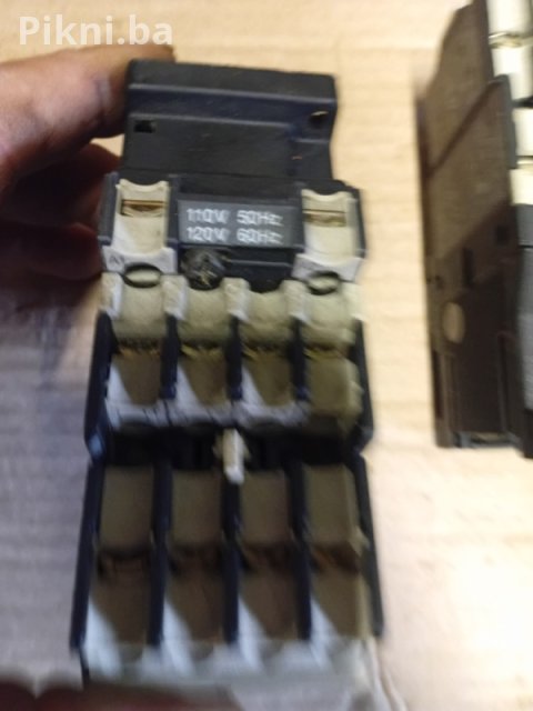 Kontaktor Moeller 20A 110v sklopka prekidac elektro material 3