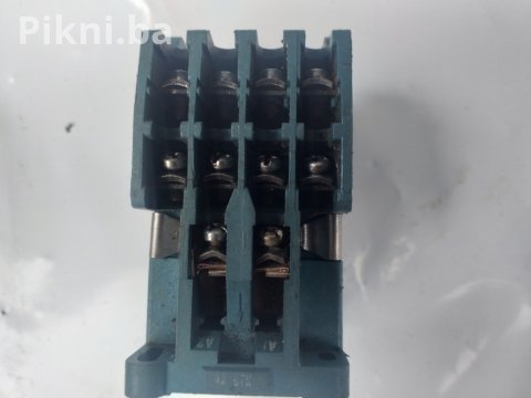 Industrijski Konaktor ISKRA K9-32 (220V) - SA 4 POMOĆNA KONTAKTA!