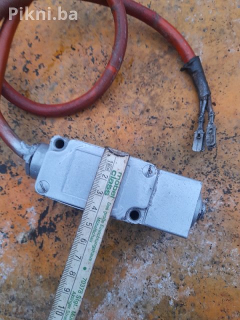 Industrijski Krajnji Prekidač (Limit Switch) - Aluminijumsko Kući 4