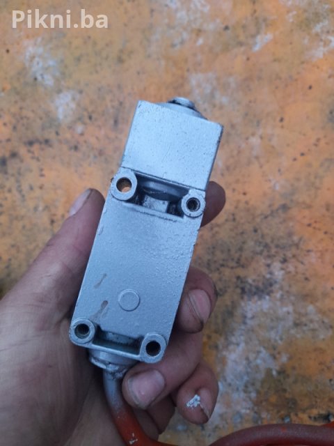 Industrijski Krajnji Prekidač (Limit Switch) - Aluminijumsko Kući 3