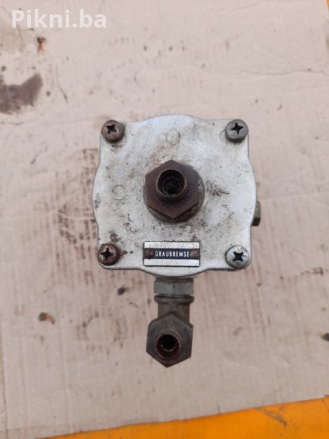 Ventil regulator sile kočenja (Graubremse/Wabco) 357 011 001 8
