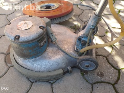 Mašina za pranje tepiha podova ploca SORMA cetkara 12