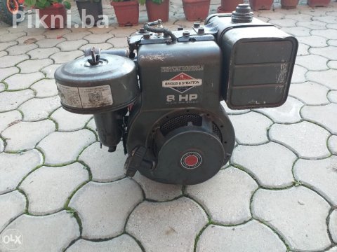 Agregat na benzin sa motorom BRIGGS & STRATTON 8HP 12