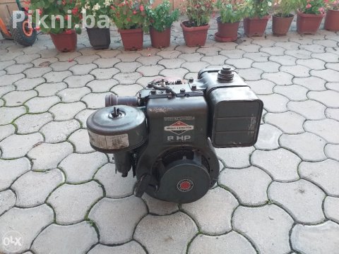 Agregat na benzin sa motorom BRIGGS & STRATTON 8HP 9