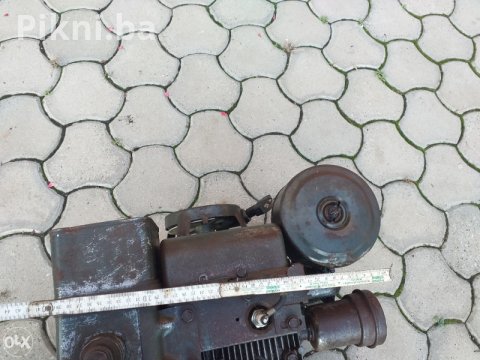 Agregat na benzin sa motorom BRIGGS & STRATTON 8HP 3