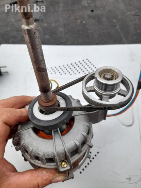 Elektro motor za sušnicu veš mašinu - super ispravan, samo 60 KM!