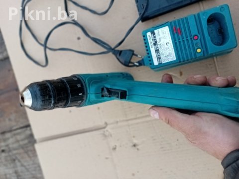 SNIŽENO! Makita 9.6V Aku Bušilica 6096D + Punjač DC9700H (Punjač 7