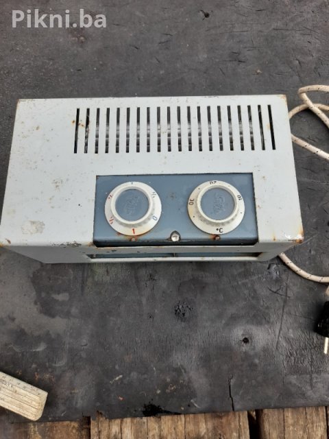 Grijalica 1200W - Jaka i robusna za radionice i garaže! 9