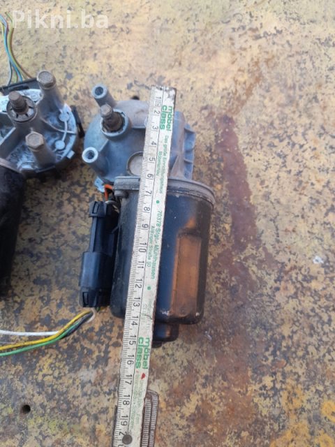 Prodaja elektro motora za auto brisače - 12V, super stanje!