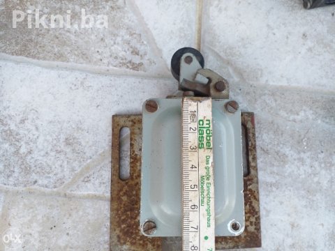 Industrijski Granični Prekidač sa Točkićem - Robus