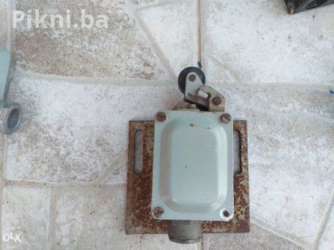 Industrijski Granični Prekidač sa Točkićem - Robus 3