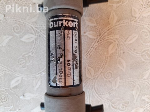 Pneumatski cilindar BURKERT klip dvosmerni 9