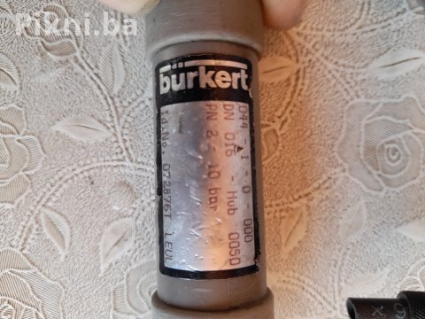 Pneumatski cilindar BURKERT klip dvosmerni 8