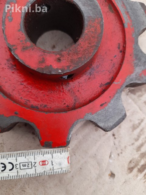 Zupcanik zupcanici djelovi kombajn traktor imt 3