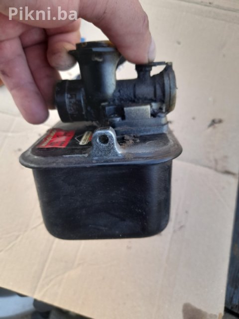 Karburator kosacice Briggs stratton Tecumsen sa rezervarom I filterom 4