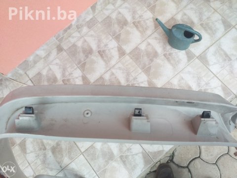 Plastika zadnjeg gepeka golf 5 3