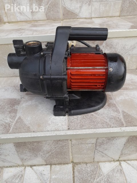 Prodajem prenosnu pumpu za vodu - Savršena za vrt i baštu! 9