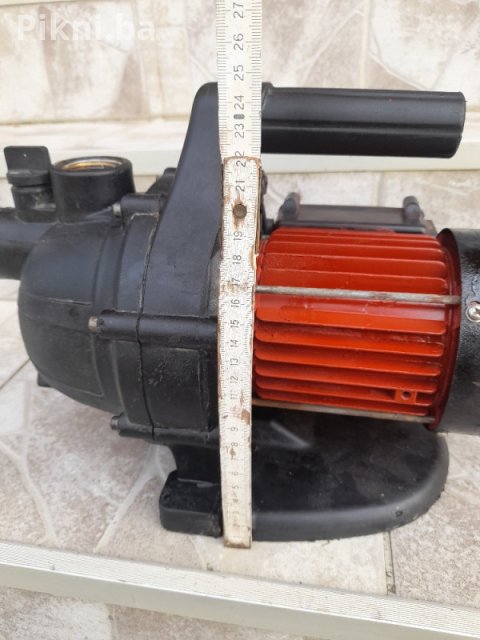 Prodajem prenosnu pumpu za vodu - Savršena za vrt i baštu! 6