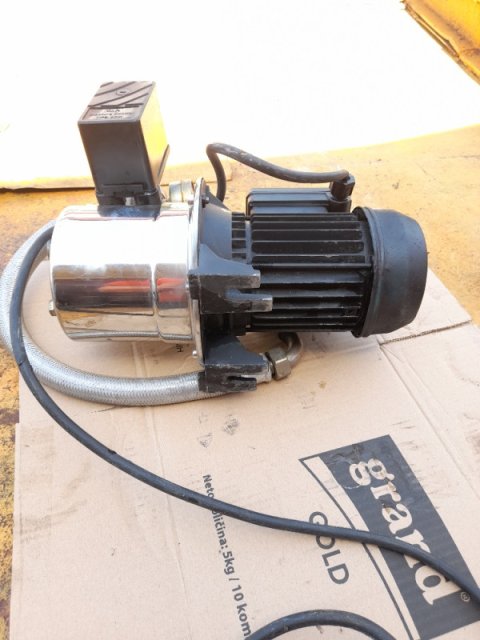 Pumpa za vodu sa sklopkom i manometrom pumpe elektromotor motor 3