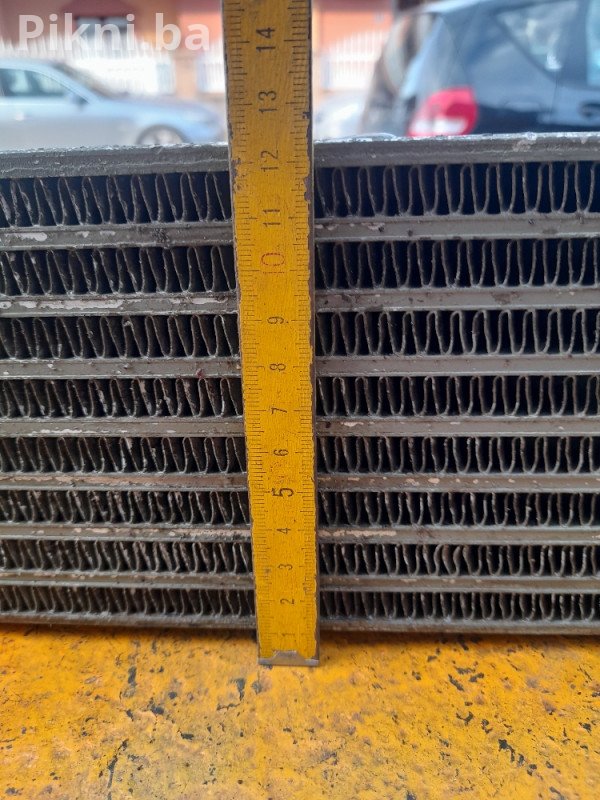 Hladnjak hidrauličnog ulja DEUTZ AKG (65x23x12 cm) / Kao nov 250 KM