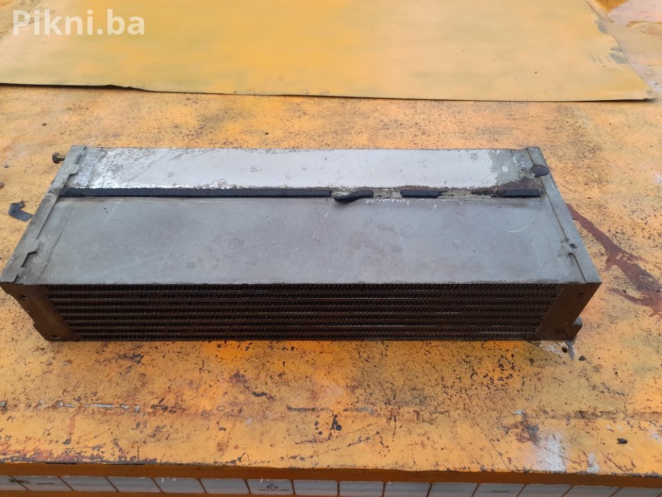 Hladnjak hidrauličnog ulja DEUTZ AKG (65x23x12 cm) / Kao nov 250 KM