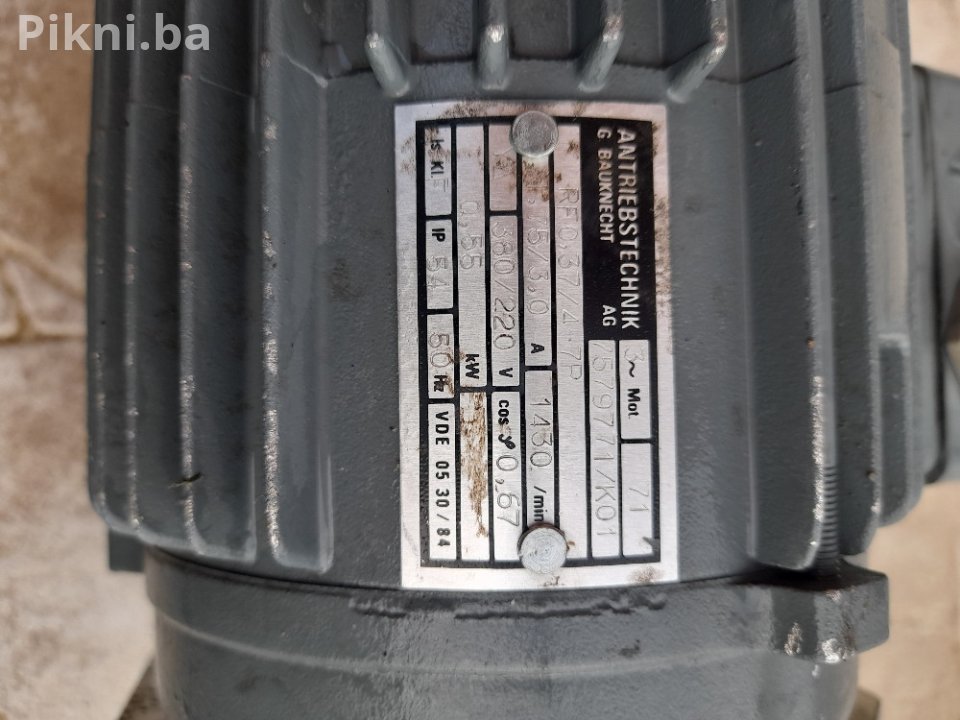 TROFAZNI ELEKTROMOTOR C. BRANDRECHT 0.37 kv / 1380 o/min - 90 KM!